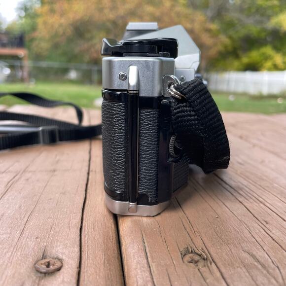 Canon AE1 Canon zoom lens 35-70mm Vivitar MC Macro Focusing Zoom F4.5-5.6 70-210 - Picture 14 of 16